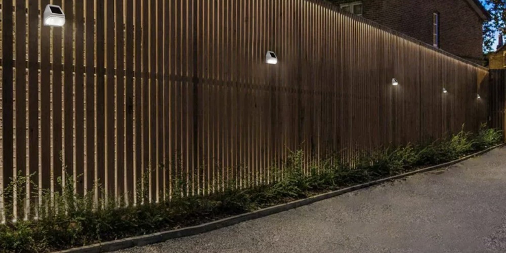 solar fence lights